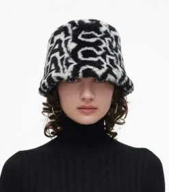 Marc Jacobs The Monogram Teddy Bucket Hat BLACK/IVORY -Marc Jacobs MJI 2F3RRA009W17 004 F8F8F8 1 1 ALT1