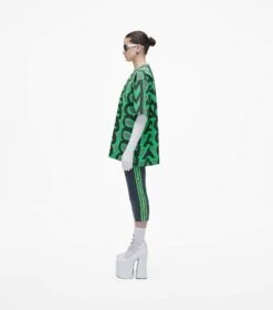 Marc Jacobs The Monogram Big T-Shirt GUNMETAL/APPLE -Marc Jacobs MJI 2F3RTP002C06 356 F8F8F8 1 1 ALT2