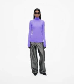 Marc Jacobs The Lightweight Ribbed Turtleneck LAVENDER -Marc Jacobs MJI 2F3RTP002K04 530 F8F8F8 1 1 ALT1