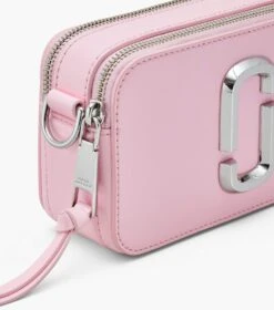 Marc Jacobs The Utility Snapshot BUBBLEGUM -Marc Jacobs MJI 2P3HCR015H01 685 F8F8F8 1 1 ALT6