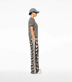 Marc Jacobs The Monogram Baby Tee BLACK/IVORY -Marc Jacobs MJI 2P3RTP006C01 004 F8F8F8 1 1 ALT5