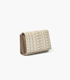 Marc Jacobs The Monogram Medium Trifold Wallet KHAKI -Marc Jacobs MJI 2P3SMP055S01 223 F8F8F8 1 1 ALT2
