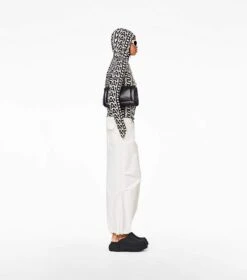 Marc Jacobs The Barcode Pillow Bag BLACK -Marc Jacobs MJI 2S3HSH002H03 001 F8F8F8 1 1 ALT1