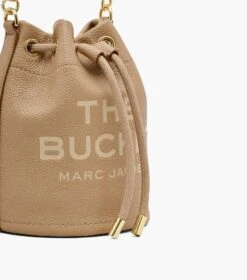 Marc Jacobs The Leather Bucket Bag CAMEL -Marc Jacobs MJI H652L01PF22 230 F8F8F8 1 1 ALT6