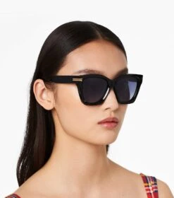 Marc Jacobs Icon Edge Oversized Square Sunglasses BLACK -Marc Jacobs MJI M8000814 001 F8F8F8 1 1 ALT1