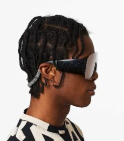 Marc Jacobs RUNWAY MONOGRAM SHIELD BLACK -Marc Jacobs MJI M8000825 001 F8F8F8 1 1 ALT3