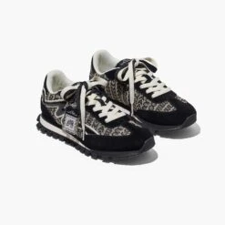 Marc Jacobs The Monogram Jogger BLACK/WHITE -Marc Jacobs MJI M9002373 005 F8F8F8 1 1 MAIN