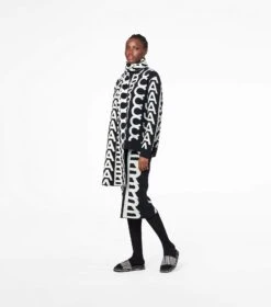 Marc Jacobs The Monogram Slide BLACK/WHITE -Marc Jacobs MJI M9002401 005 F8F8F8 1 1 ALT1