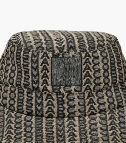 Marc Jacobs The Monogram Bucket Hat -Marc Jacobs MJI V901J12SP22 261 F8F8F8 1 1 ALT2